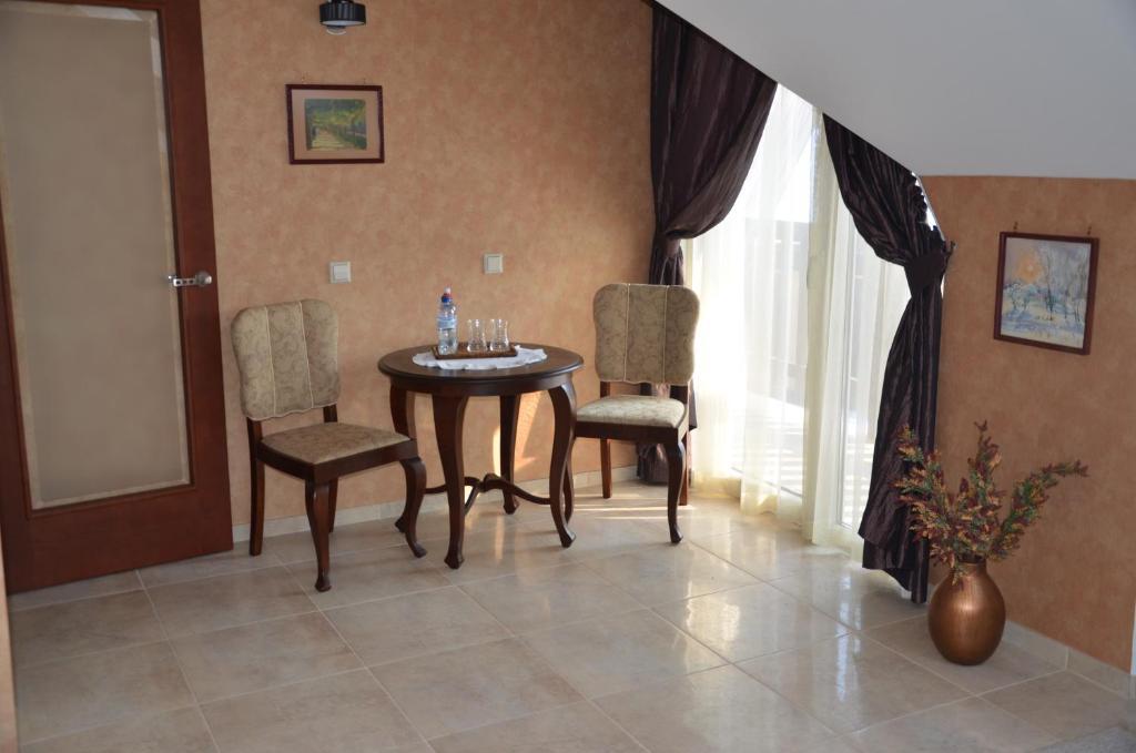 Classic Car Museum Apartment Riga Phòng bức ảnh